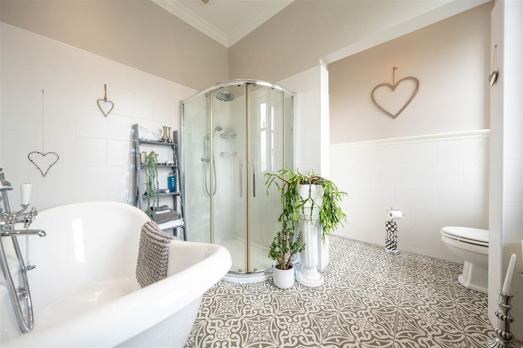 Additional image 29 of 4 bed flat for saleGlasgow Road, Perth PH2