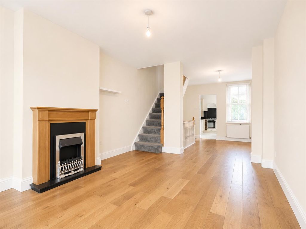 Property photo 2 of 11 Coopers Estate Agents