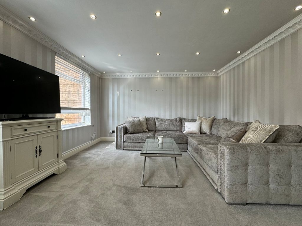 Property photo 2 of 17 Picture No. 06