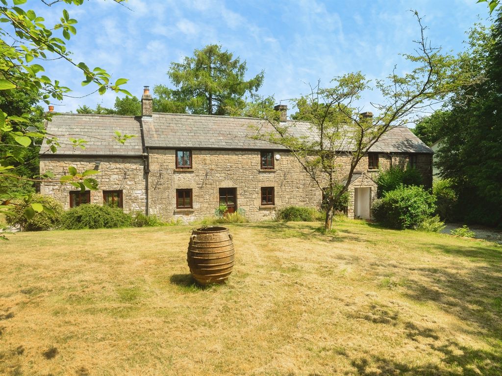 Property photo 3 of 32