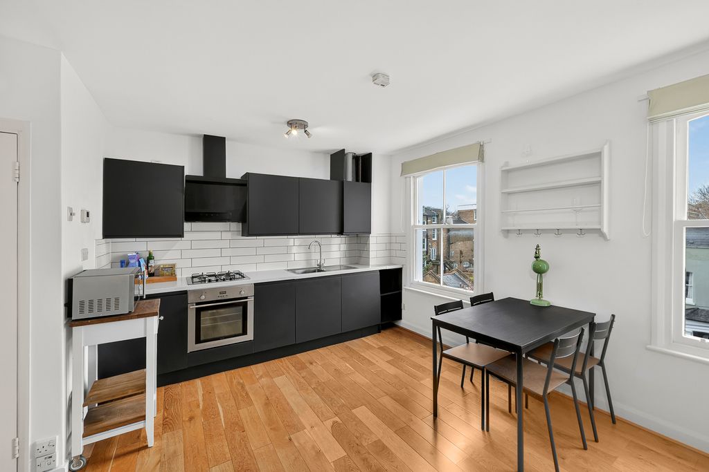 Property photo 2 of 10 Picture No. 15