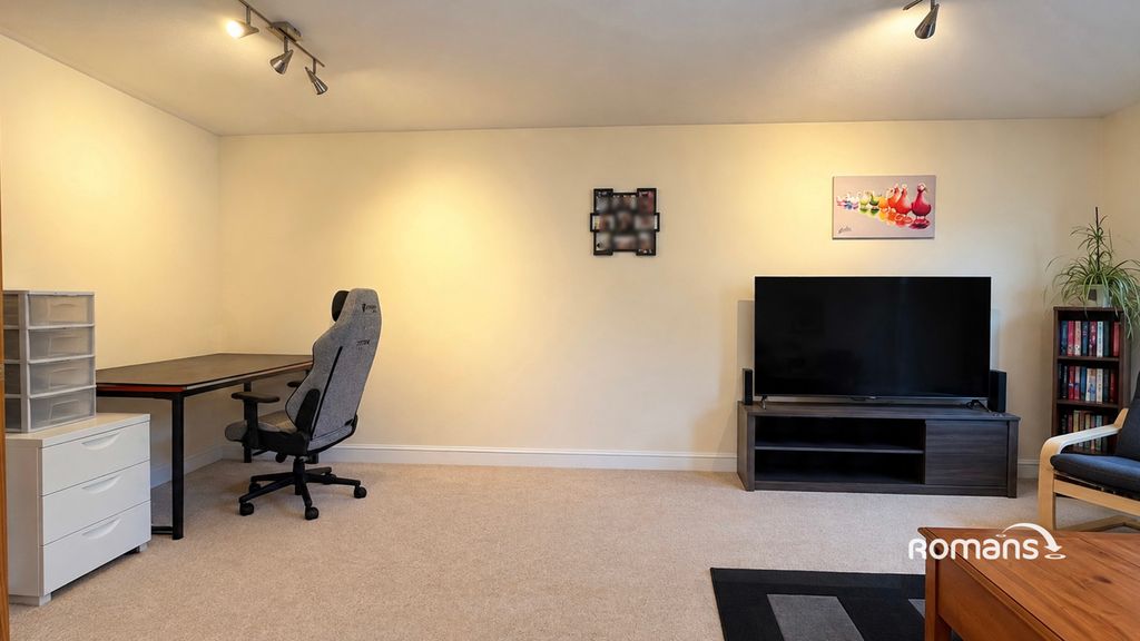 Property photo 3 of 7 Pbox-Img.Jpg