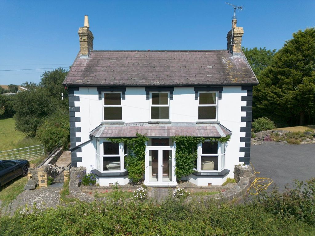 Property photo 2 of 47