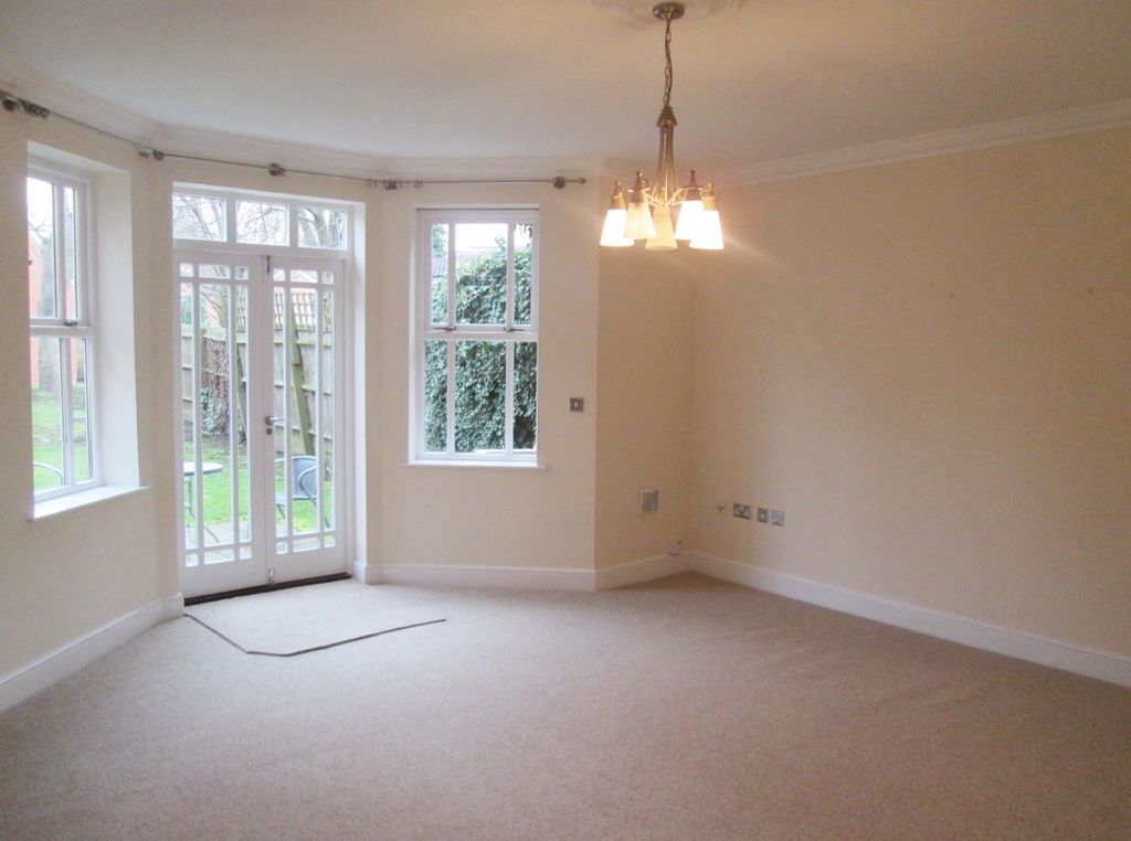 Property photo 2 of 18 Living Room