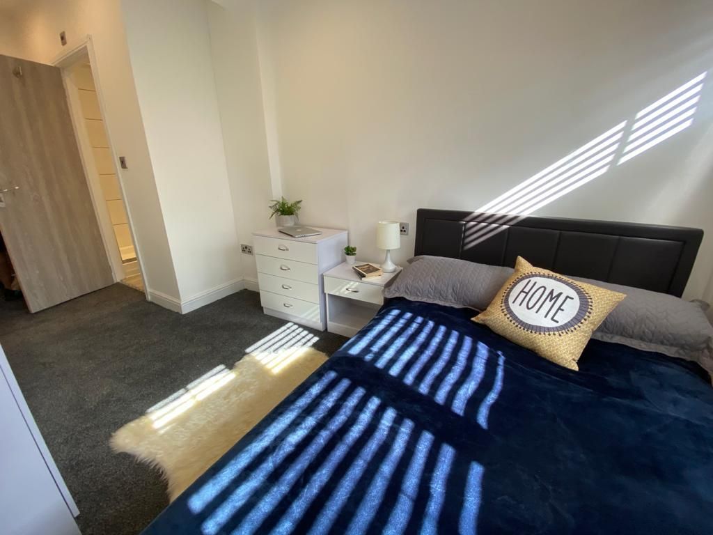 Property photo 1 of 9 Bedroom