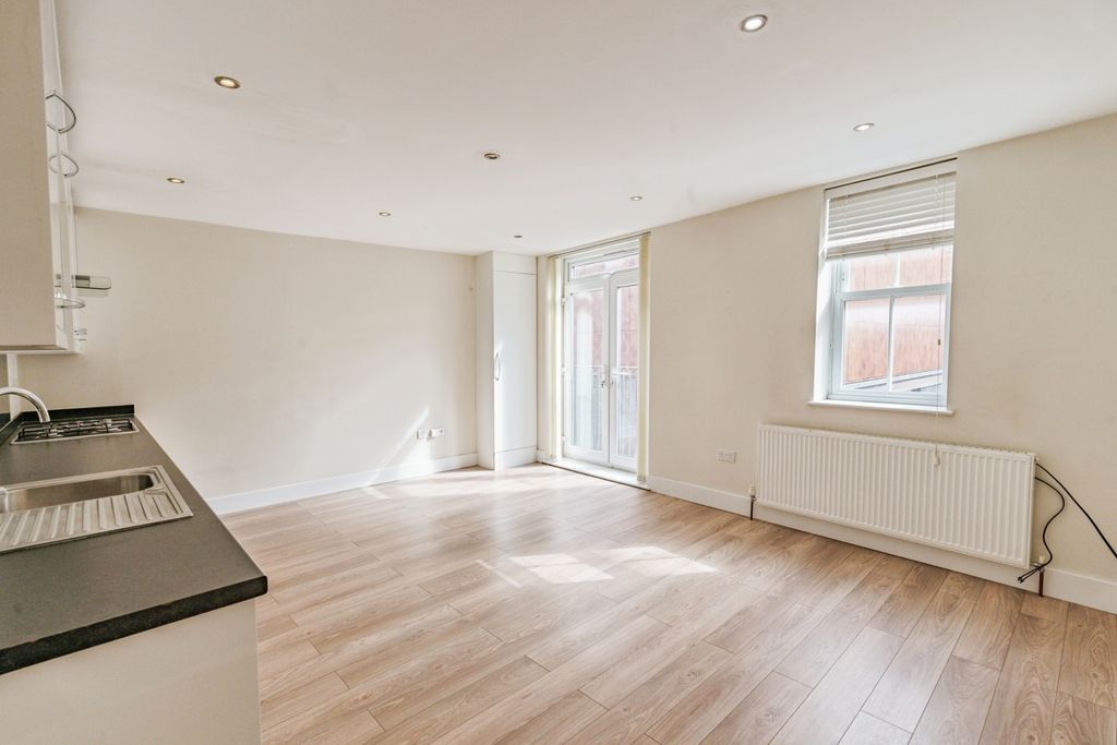 Property photo 2 of 12 Pbox-Img.Jpg