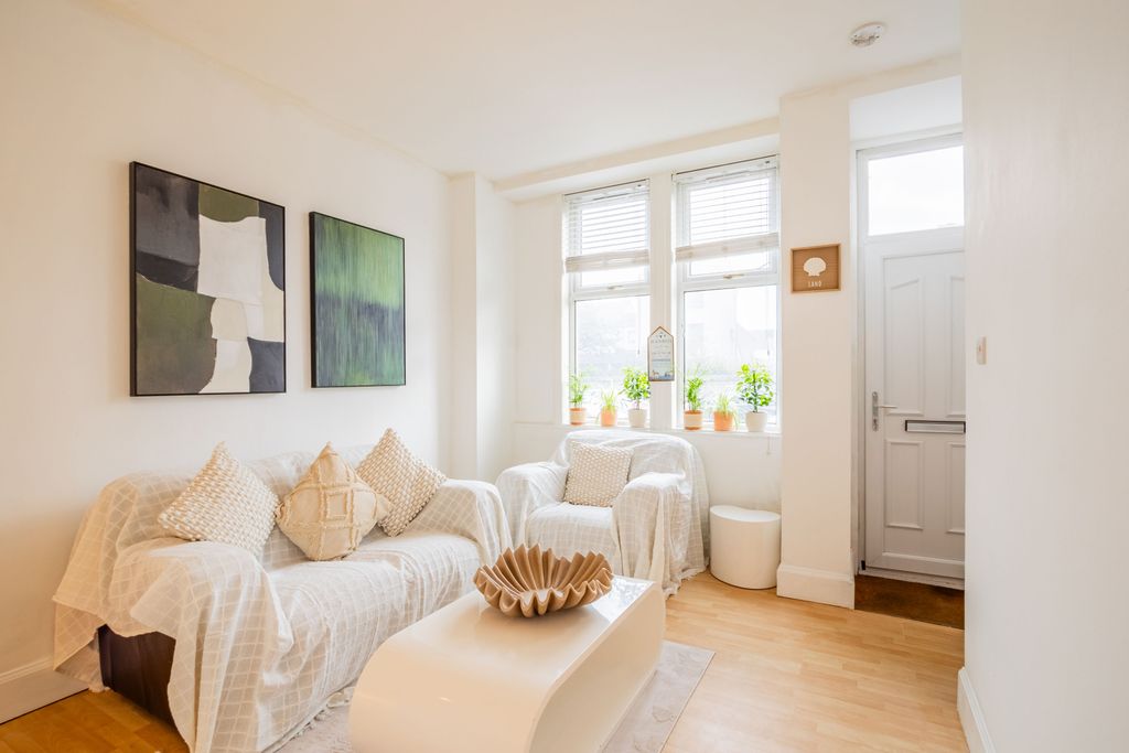 Property photo 3 of 19 Property Image 3