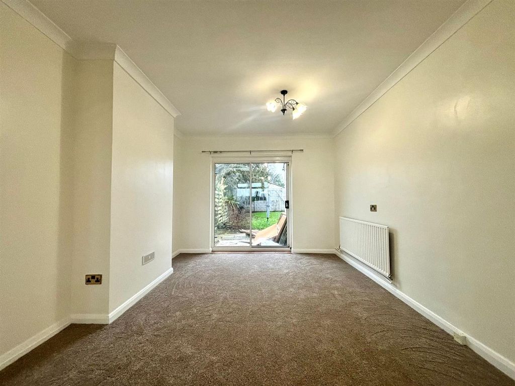 Property photo 3 of 11 Diner.Jpg