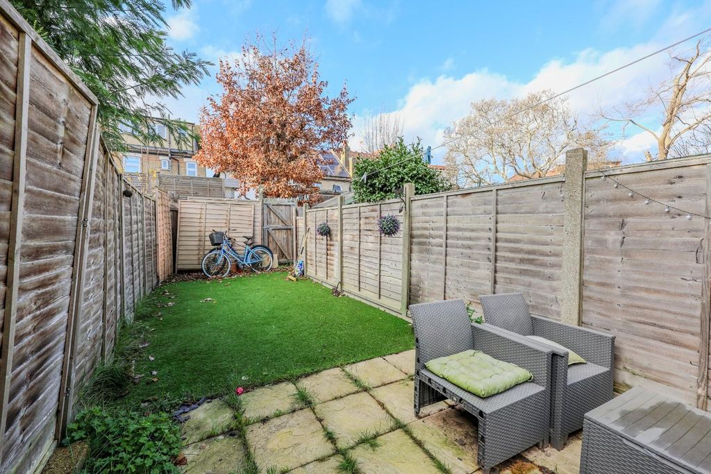 Property photo 3 of 19