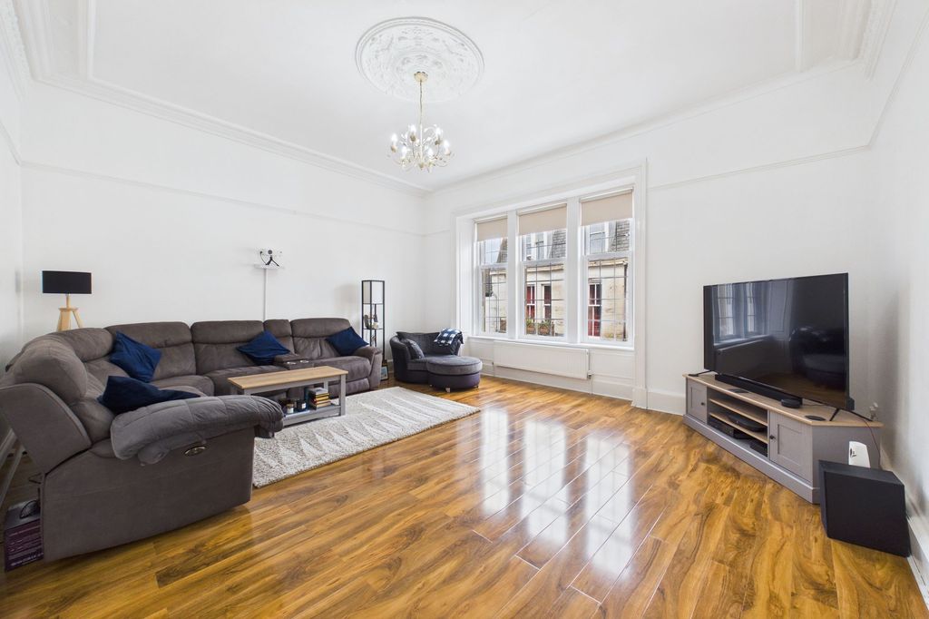 Property photo 2 of 18 Lounge Angle 1