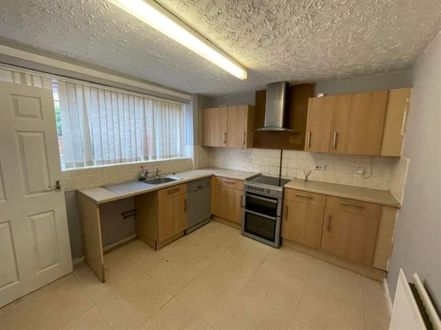Property photo 3 of 7 Kitchen