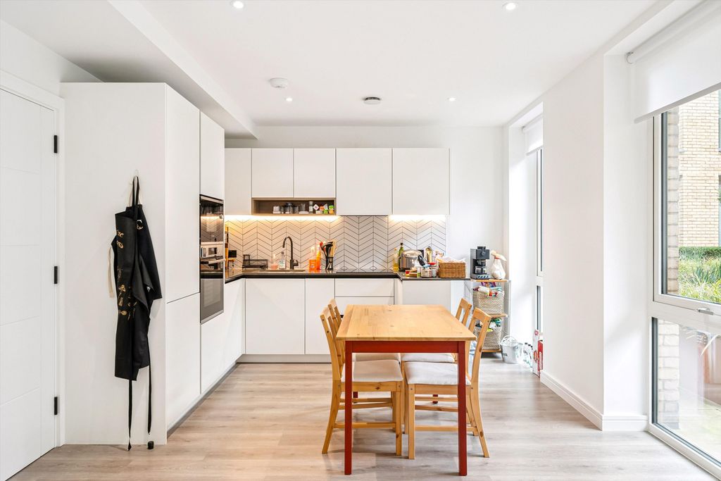 Property photo 3 of 14 Image