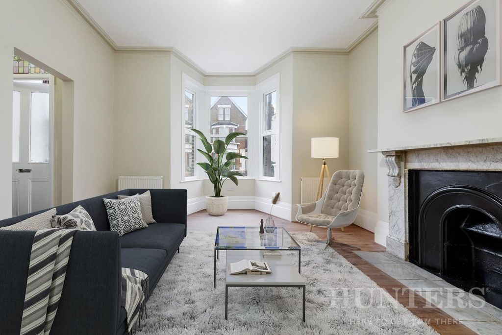 Property photo 2 of 9 7 St. Pauls Road N17 0Nb-2-Virtual Staging.Jpg