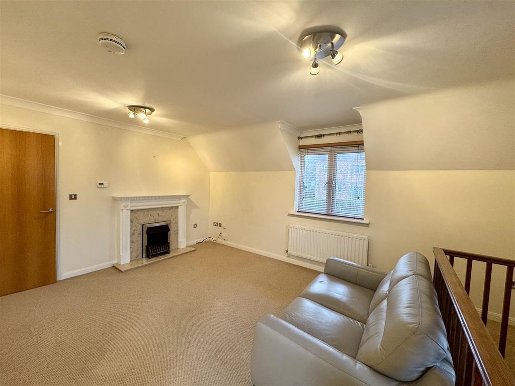 Property photo 3 of 16 Living/Dining Room