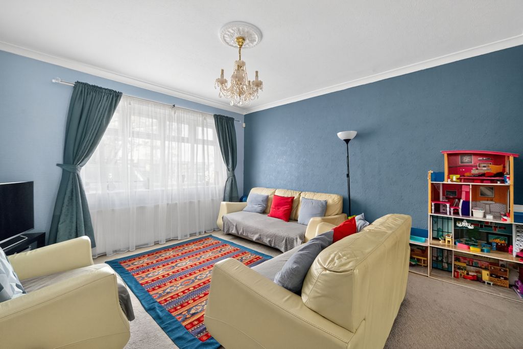 Property photo 3 of 20