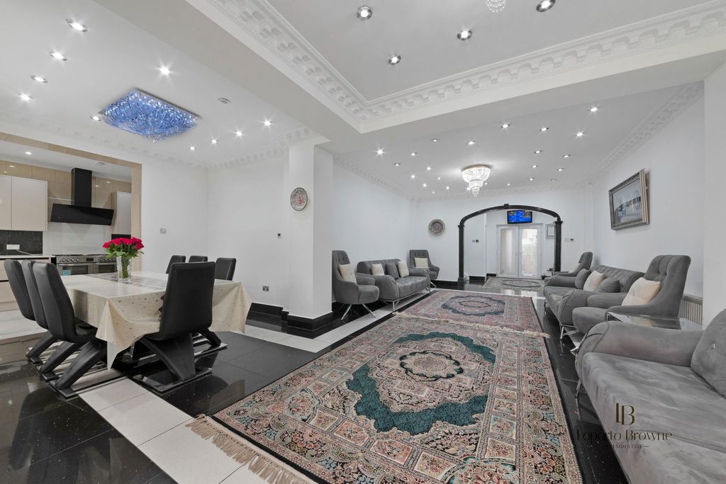 Property photo 1 of 46