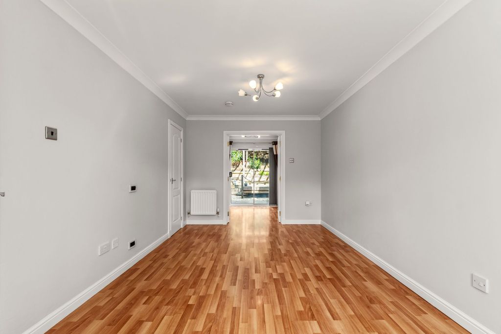 Property photo 3 of 24 Lr