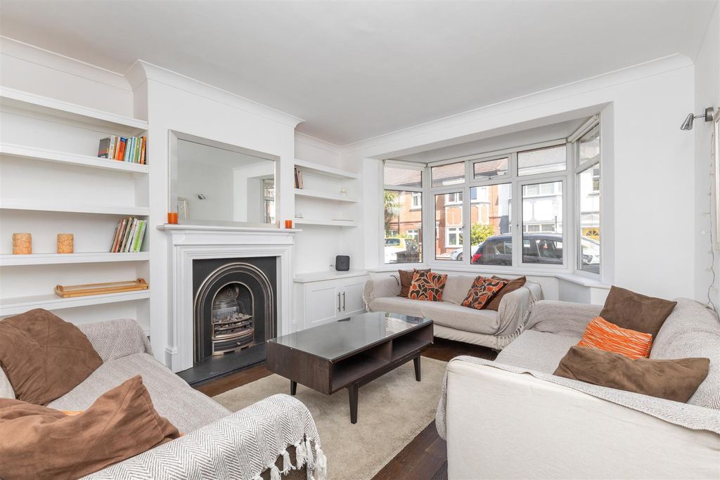 Property photo 3 of 16 Colbourne Road-1.Jpg