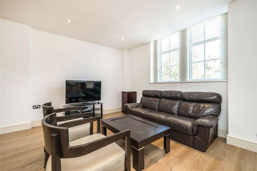 Property photo 3 of 8