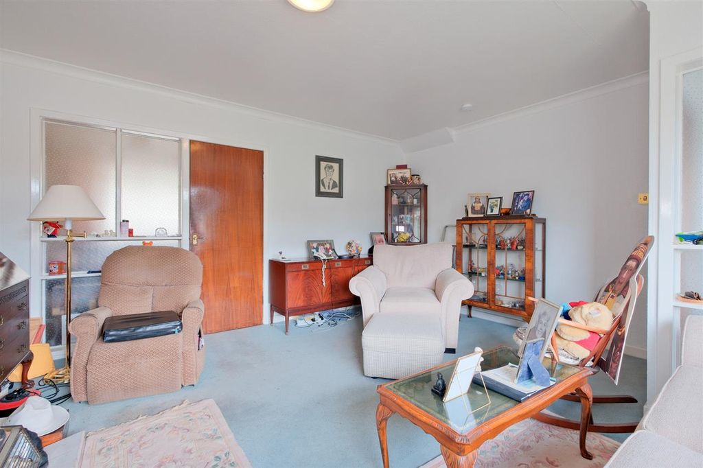 Property photo 3 of 18