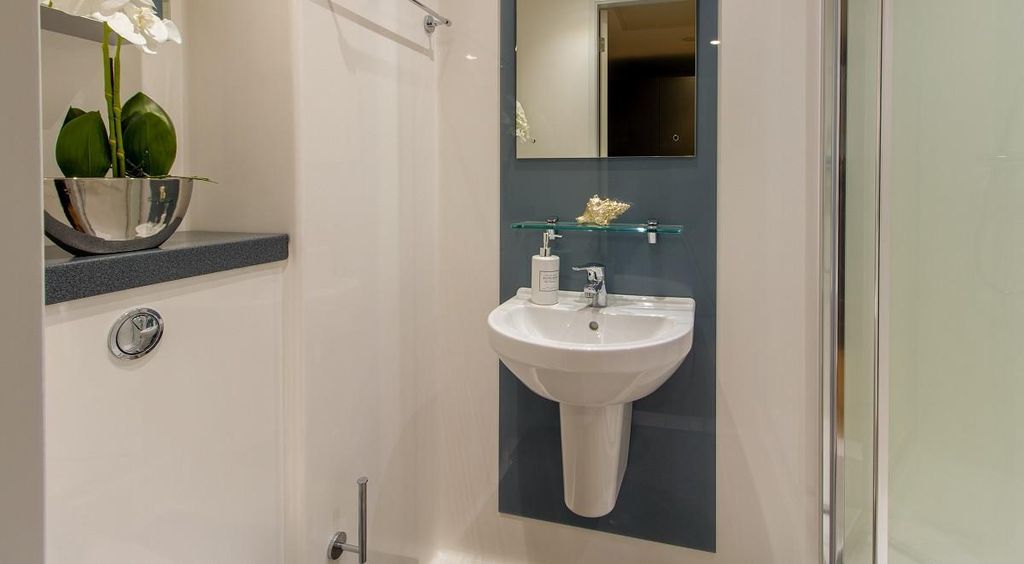Property photo 1 of 37