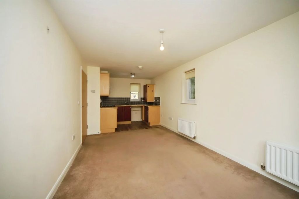 Property photo 3 of 7 Living Room