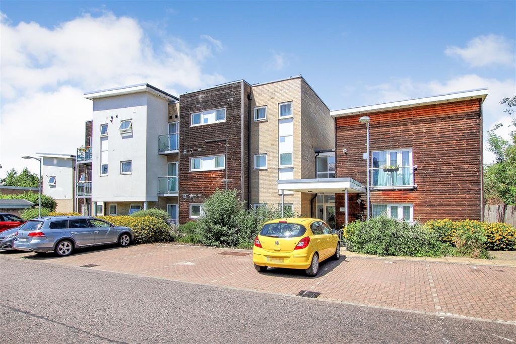 2 bed flat for saleMaltings Close, Cambridge CB5