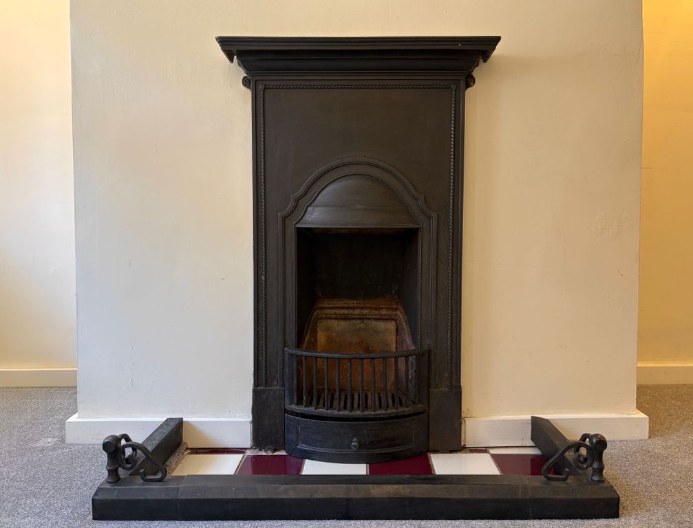 Property photo 2 of 10 Fireplace Cat