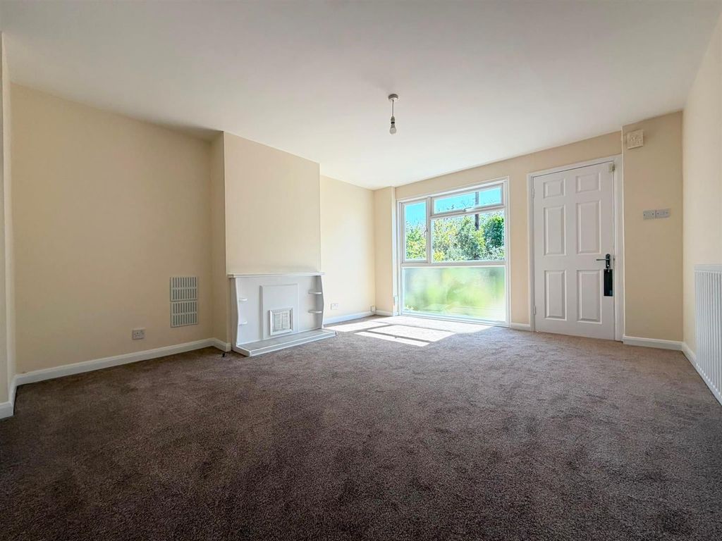 Property photo 3 of 8 Living Room