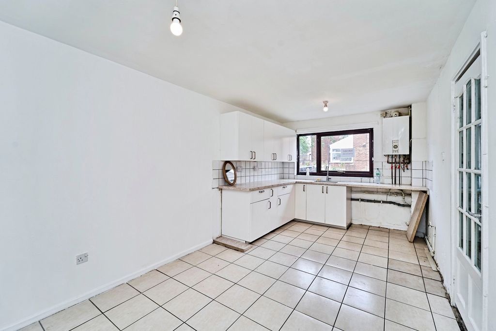 Property photo 2 of 17 Photo