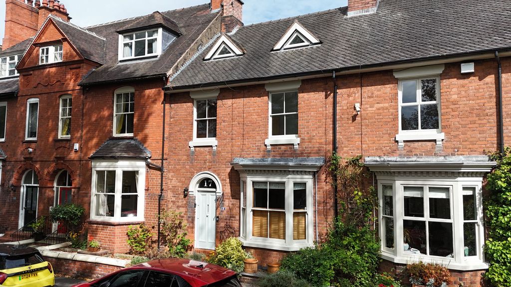 Property photo 1 of 32