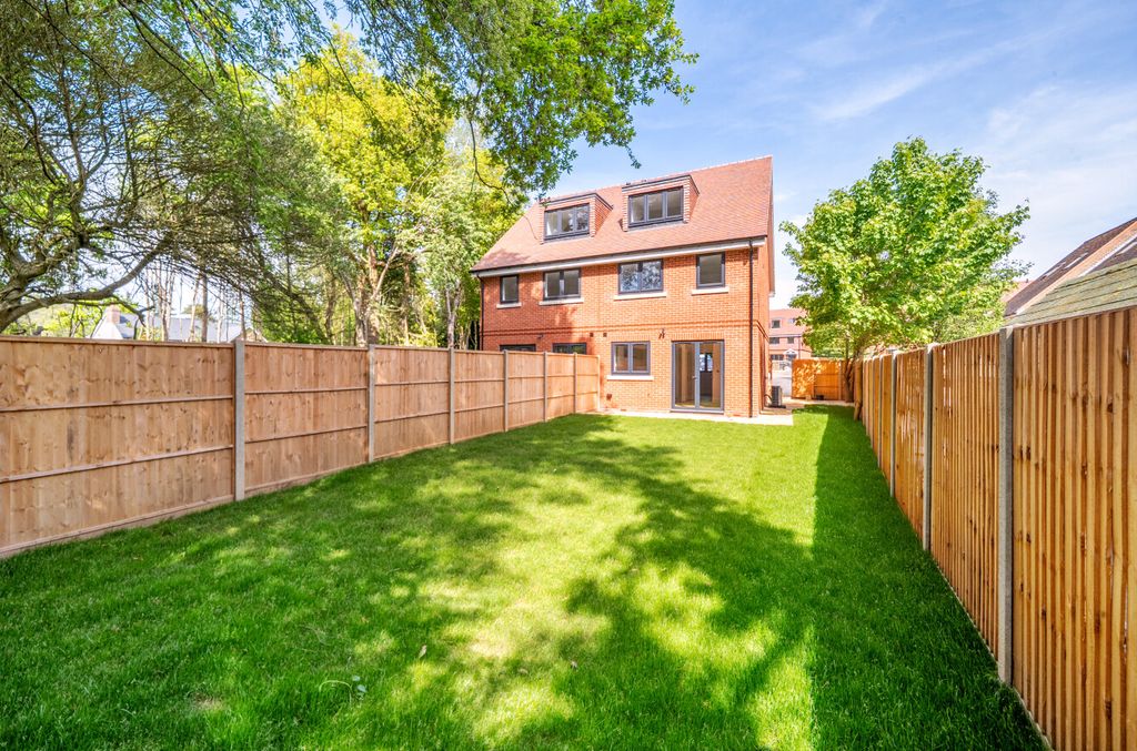 Property photo 3 of 11