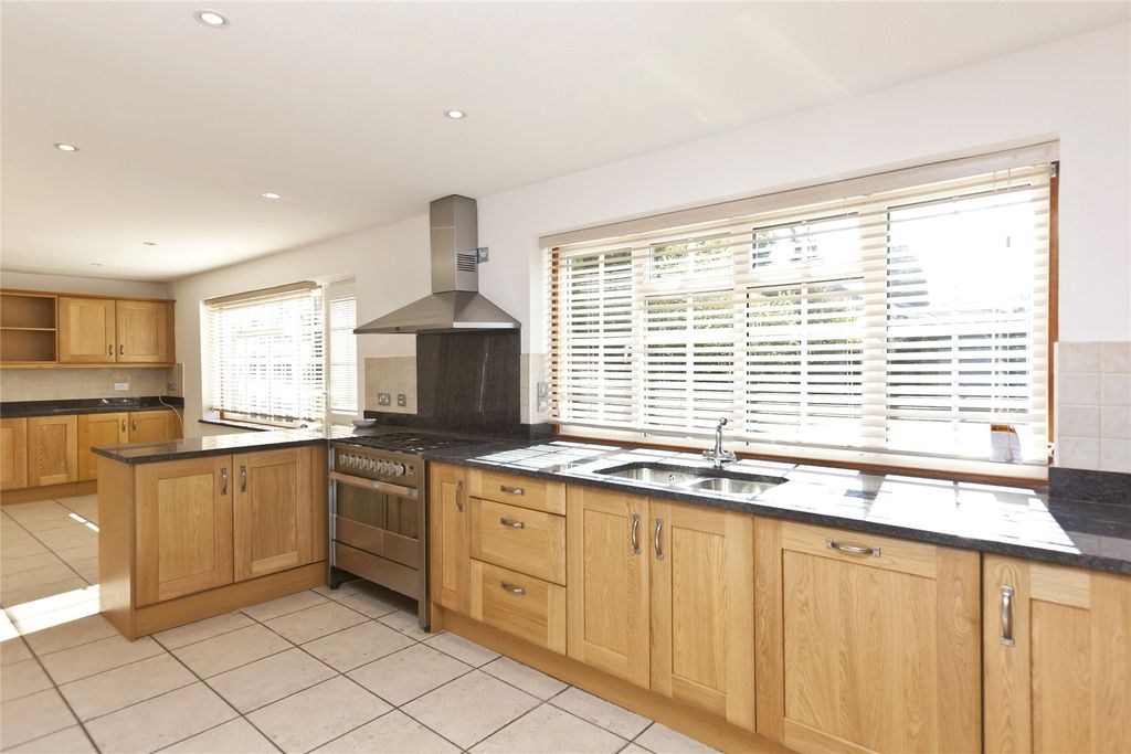 Property photo 2 of 4 Picture No. 04