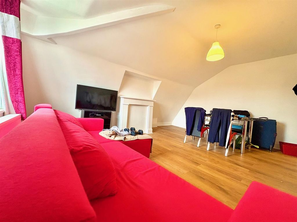 Property photo 3 of 6 5.Jpg