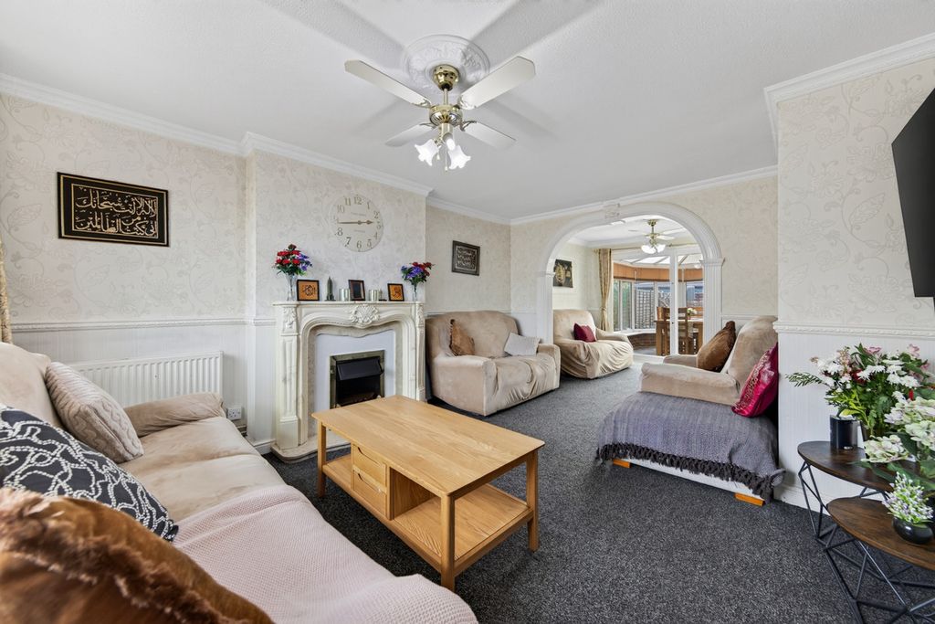 Property photo 3 of 26