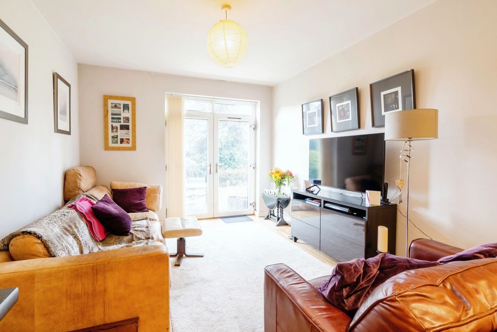 Property photo 2 of 16 Living Room