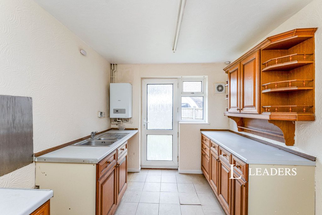 Property photo 3 of 9 Kitchen