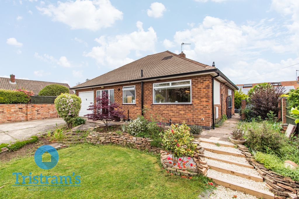 Property photo 1 of 31