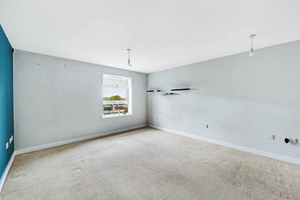 Property photo 3 of 13 67 Langtry Court-4.Jpg
