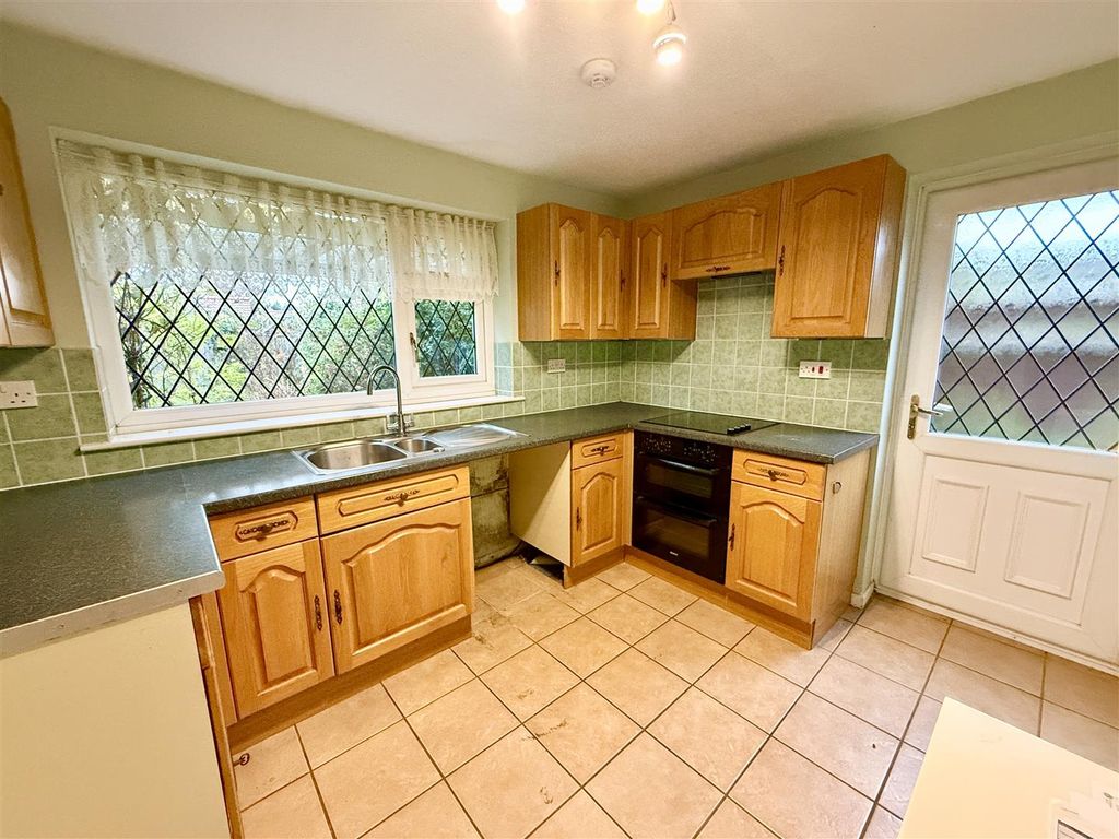 Property photo 3 of 22 Kitchen