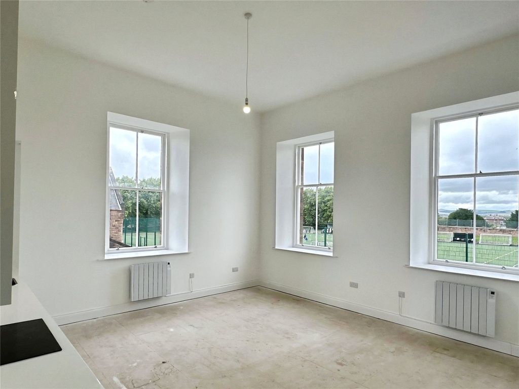 Property photo 3 of 7 Picture No. 06