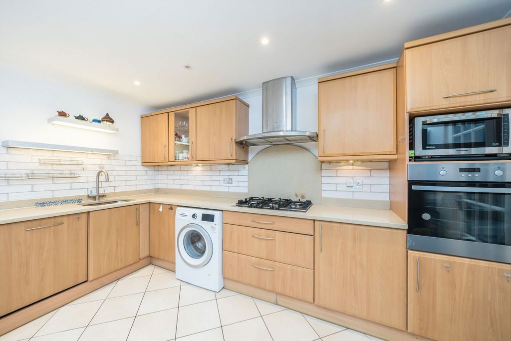 Property photo 3 of 7