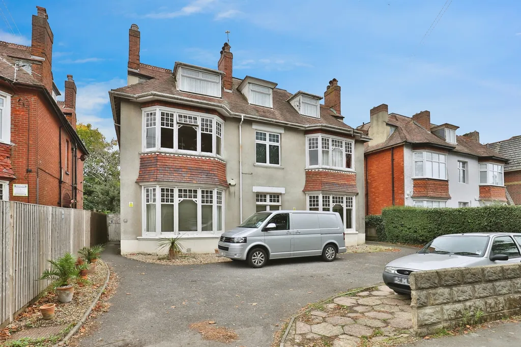 Crabton Close Road, Bournemouth BH5 – pohled 3