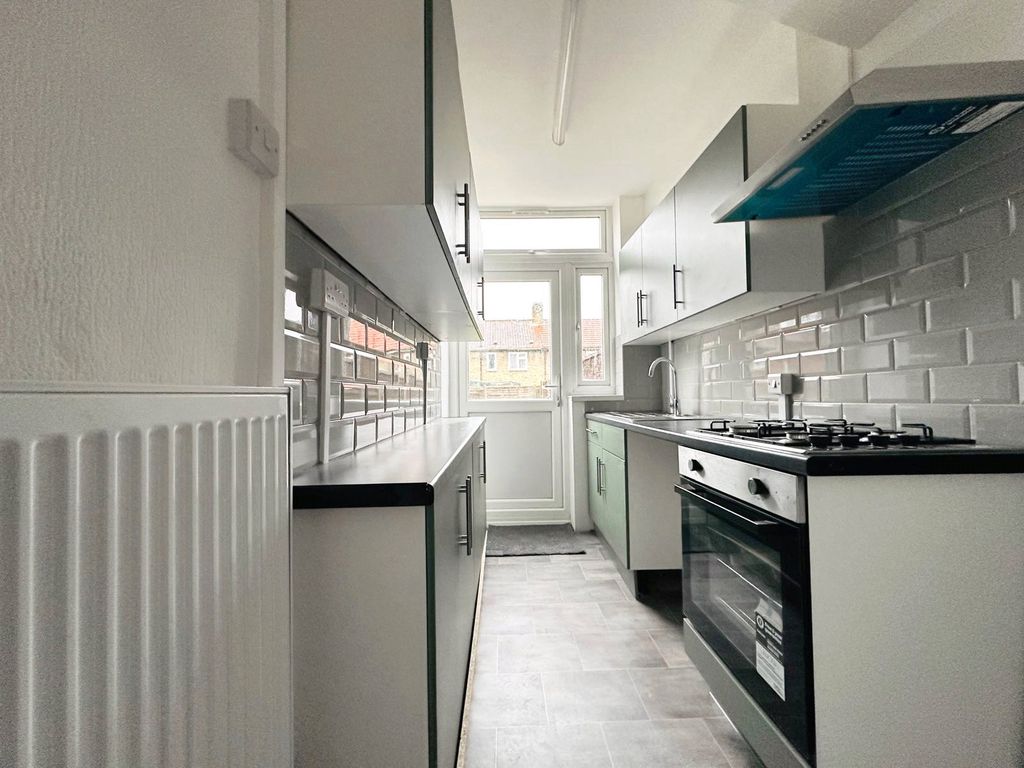 Property photo 3 of 10 Picture 3