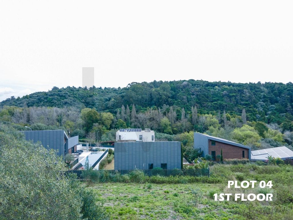 Property photo 1 of 5 Plot Of Land 1,101 m² For Housing Construction | Várzea De Sintra