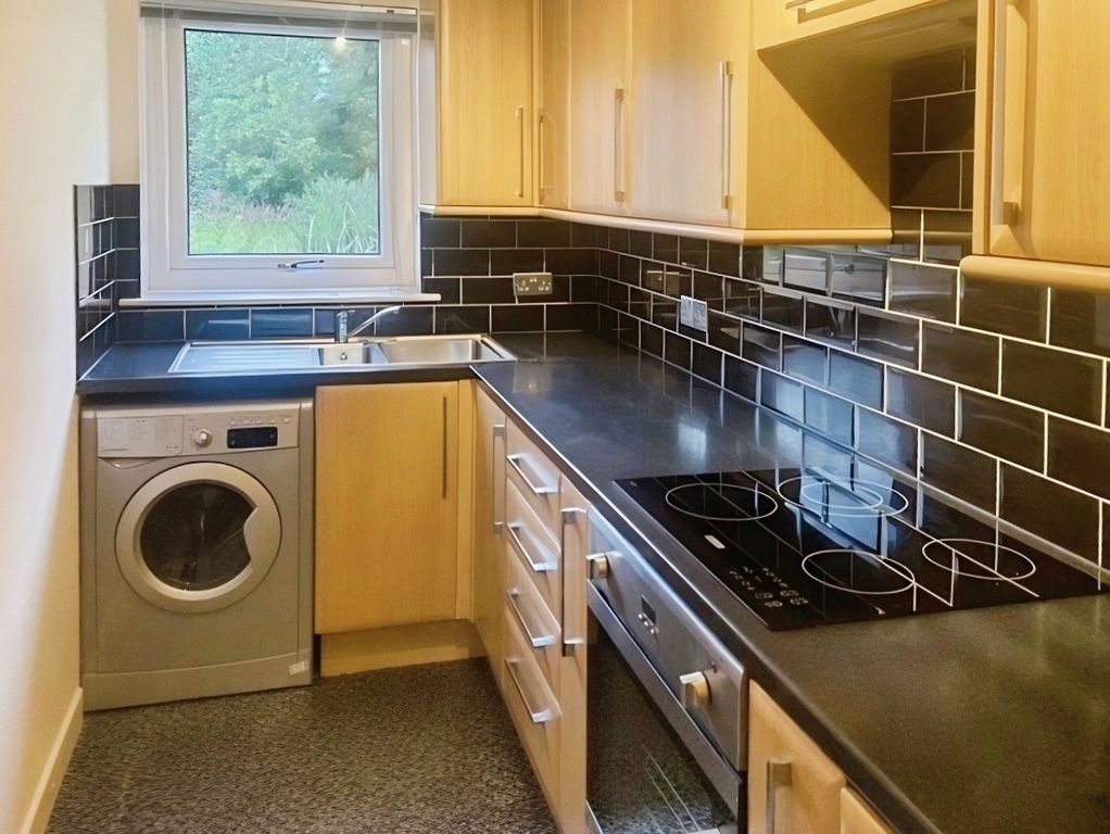 Property photo 2 of 6 Kitchen 2 2