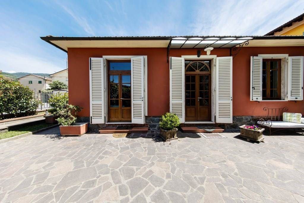 Property photo 3 of 29