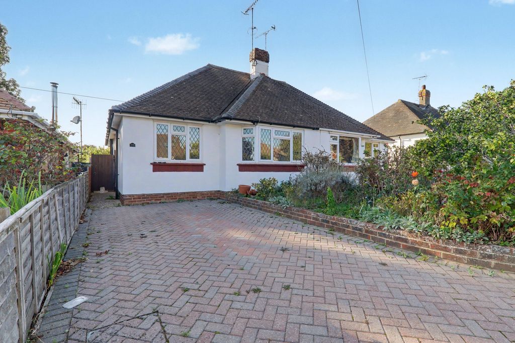 Property photo 1 of 10 Front