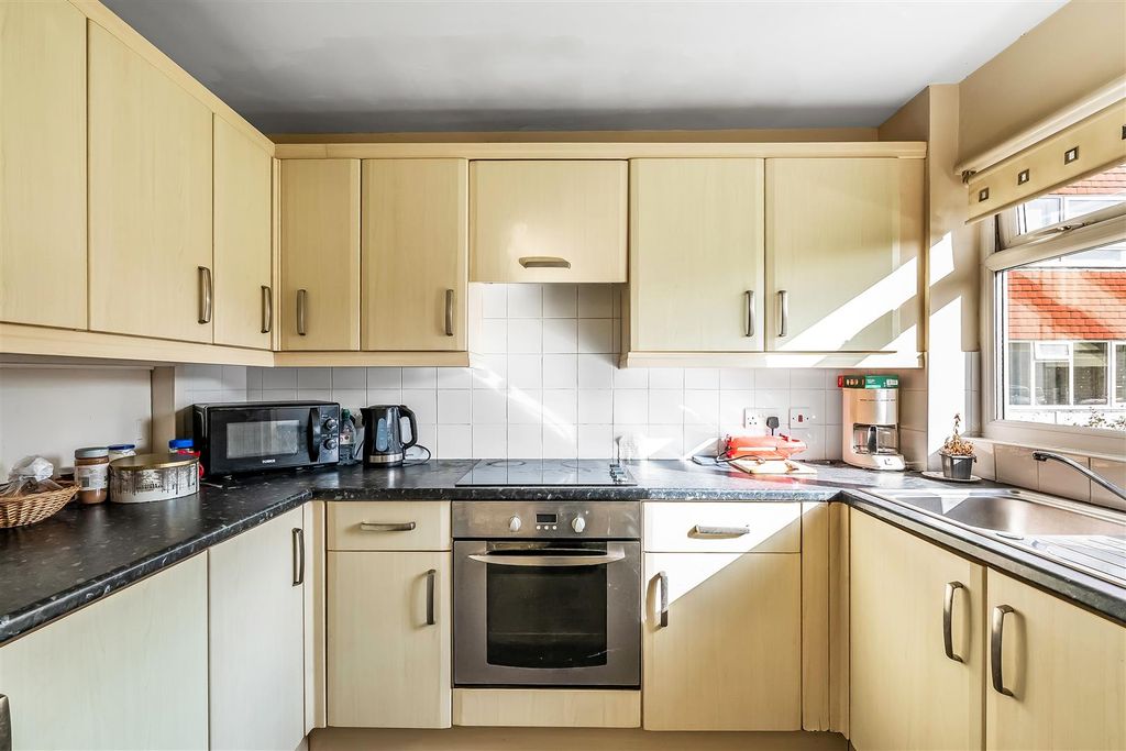 Property photo 2 of 16 2-Master-Close-6.Jpg
