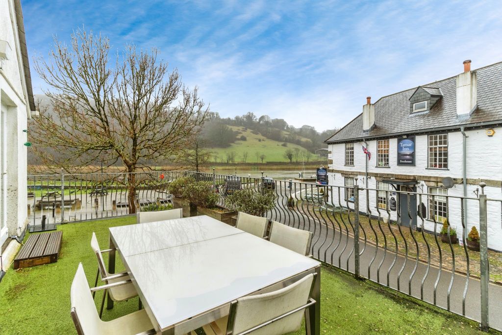 Property photo 2 of 15 Roof Terrace
